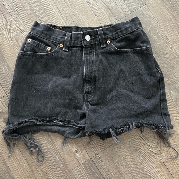 Vintage Levi shorts - Picture 1 of 6
